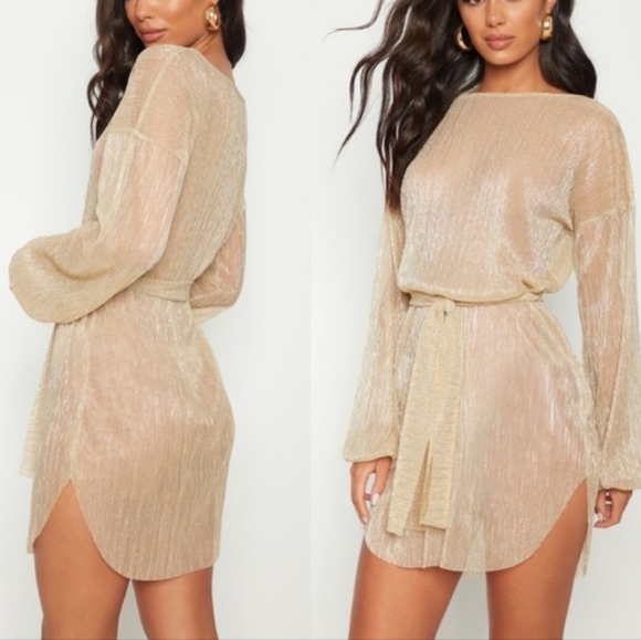 PrettyLittleThing Dresses & Skirts - PrettyLittleThing Gold Plisse Balloon Sleeve Shift Dress